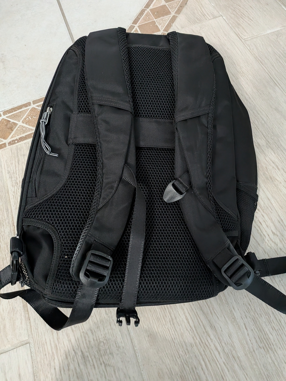Vera Bradley Black Lightweight Everyday Backpack - Picture 7 of 10